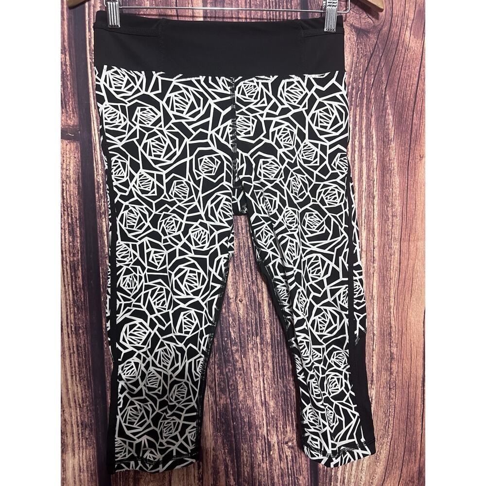 Lululemon Women Legging Size 6 Real Quick Crop Posey Black White Gym Athletic